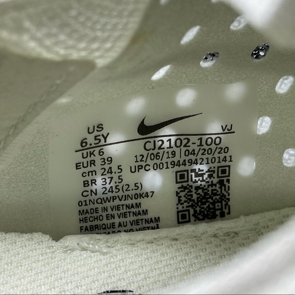 NEW Nike Air Zoom Tempo Flyknit GS Running Shoe - Picture 13 of 13